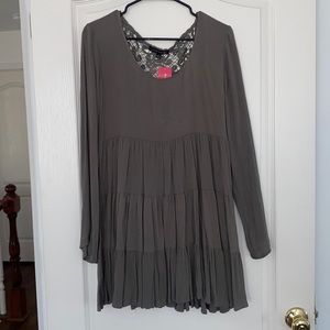 Boho green dress size L, NWT